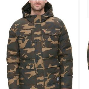 Levi’s Men's Camouflage Hooded Jacket size L